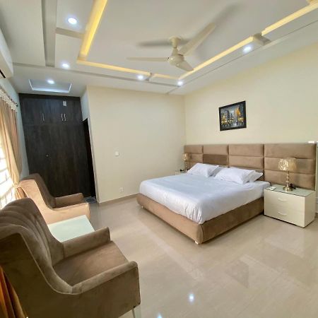 Continental Boutique House Bed & Breakfast อิสลามาบัด ภายนอก รูปภาพ