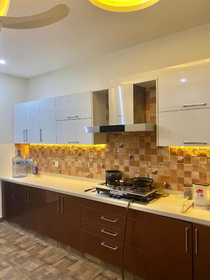Continental Boutique House Bed & Breakfast อิสลามาบัด ภายนอก รูปภาพ